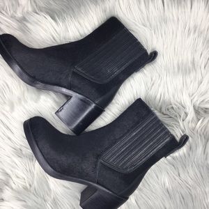 NWOT UGG Camden Black Cow Chelsea